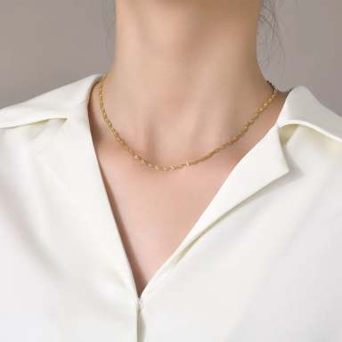 Clara Wave Necklace