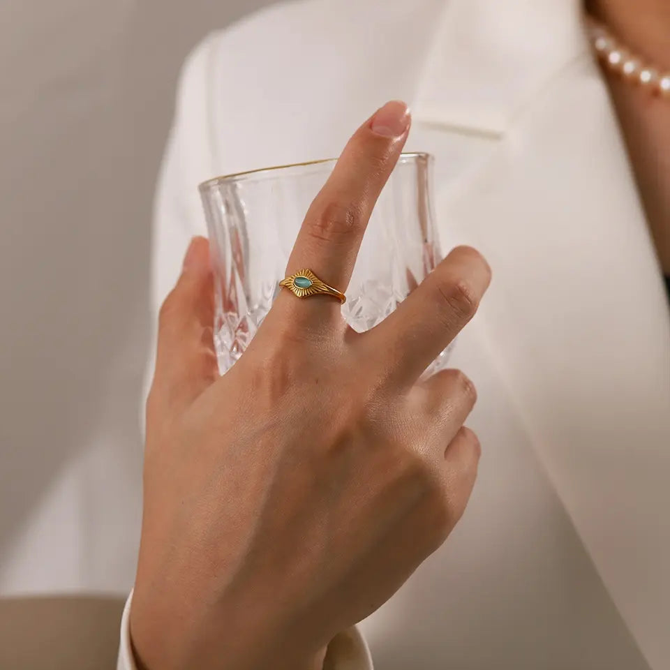 Elle Ring