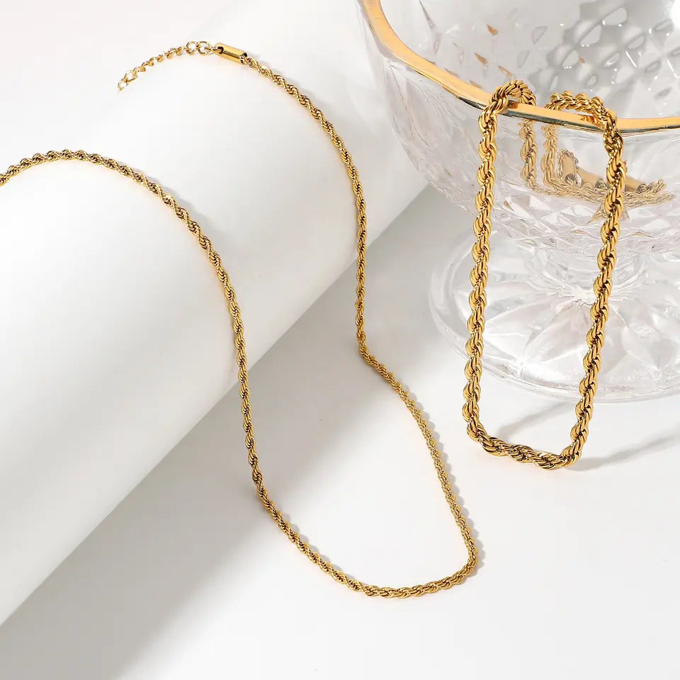Finley Rope Necklace