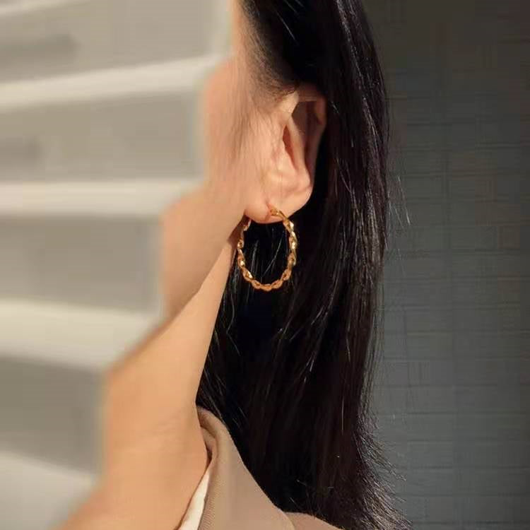 Maddie Twisted Hoops
