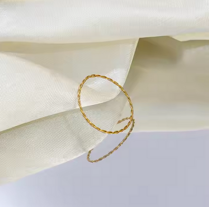 Rhea Thin Rope Ring