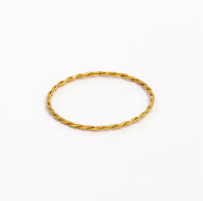 Rhea Thin Rope Ring