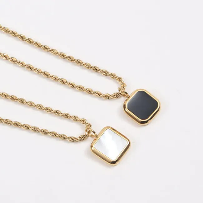 Vera Necklace