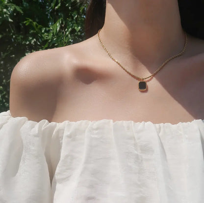 Vera Necklace